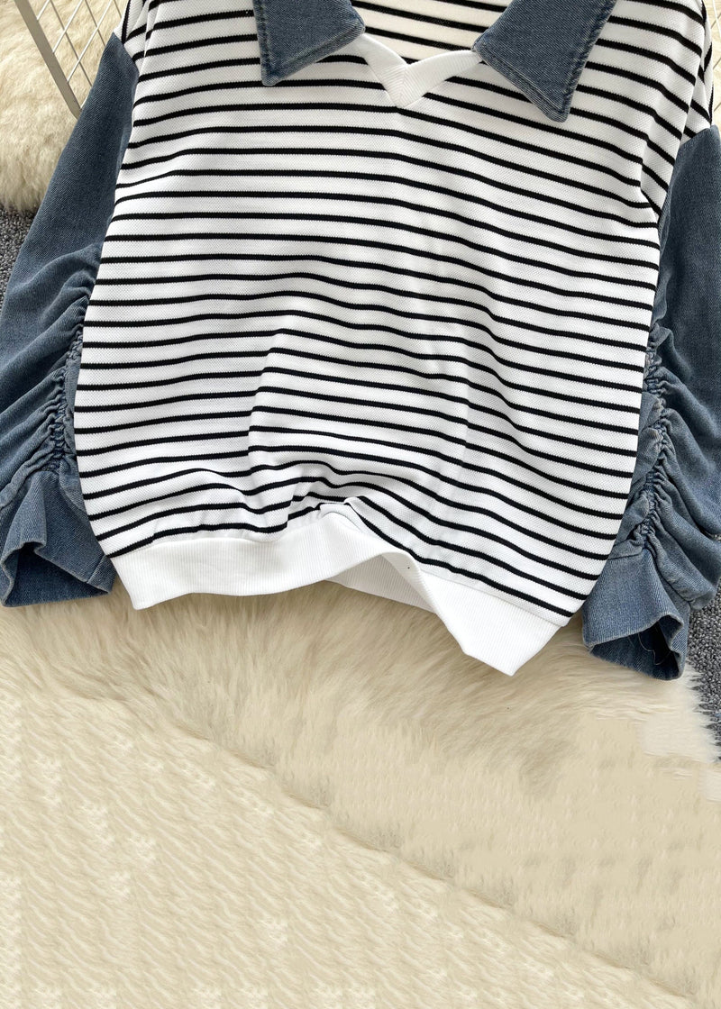 Effortlessly Elegant Top with a Timeless Design