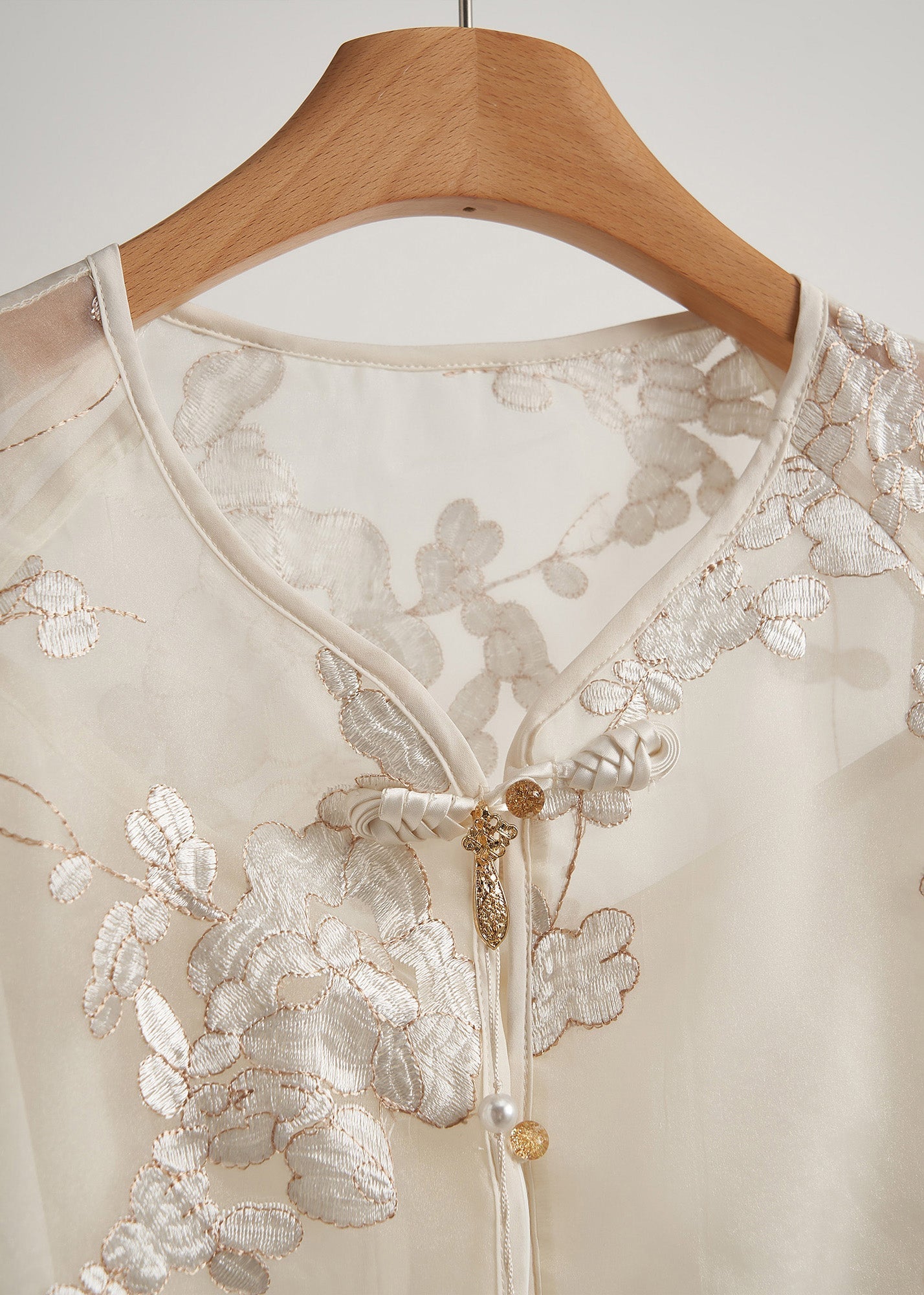 Beautifully Finished Coat in a Timeless Design