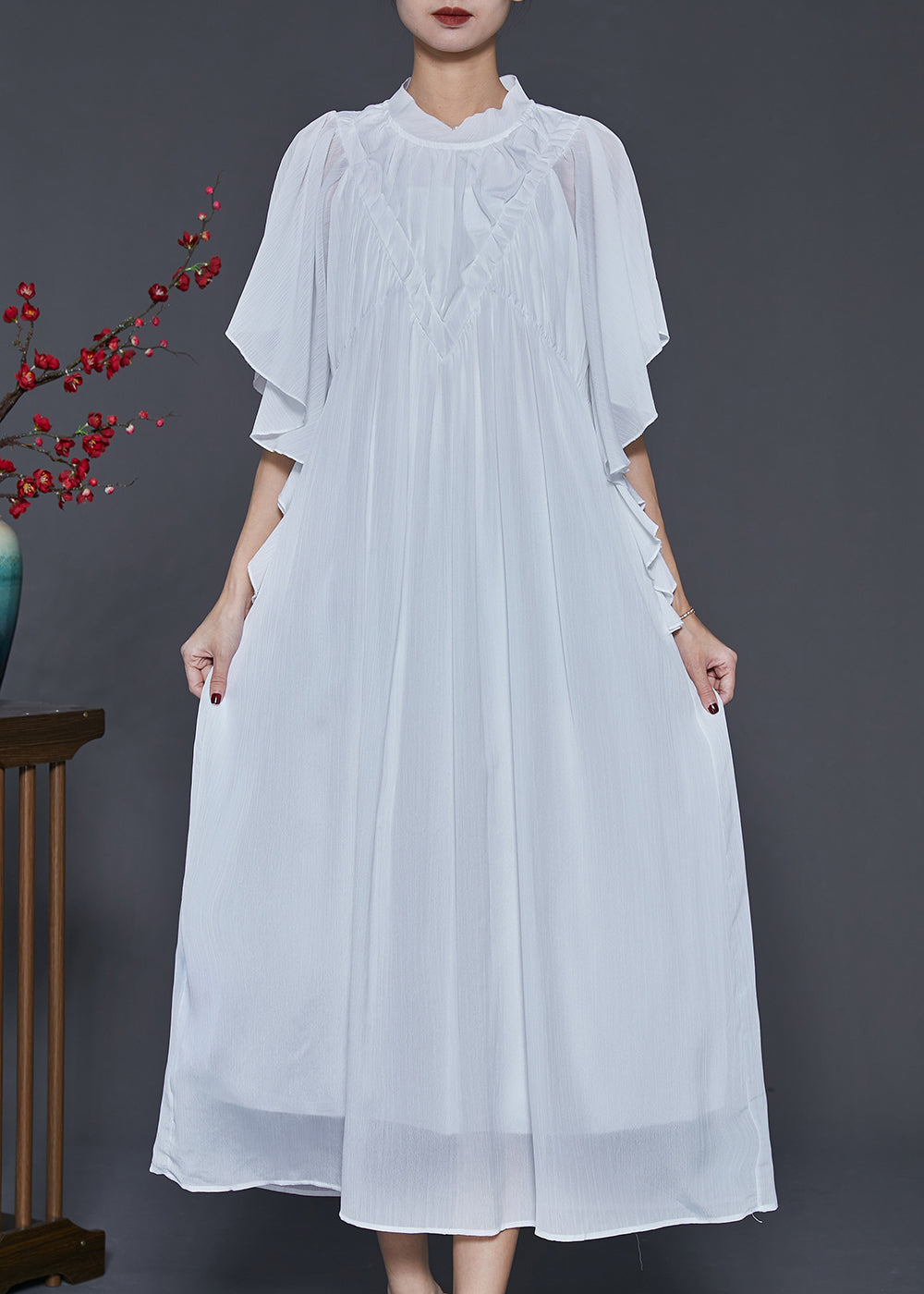 Well Tailored Dress with a Graceful Silhouette