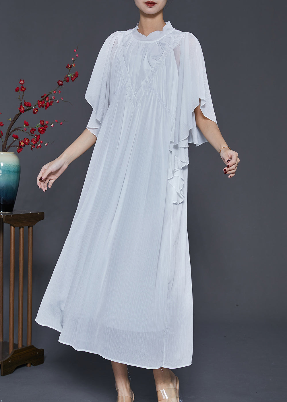 Well Tailored Dress with a Graceful Silhouette