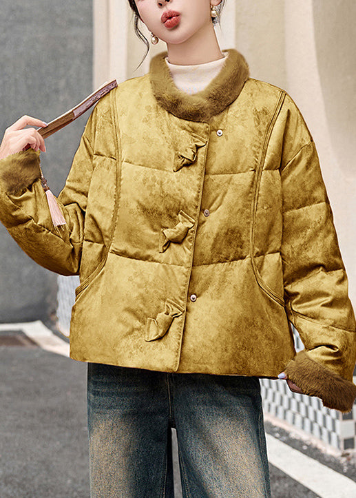 Gracefully Styled Coat for Any Occasion