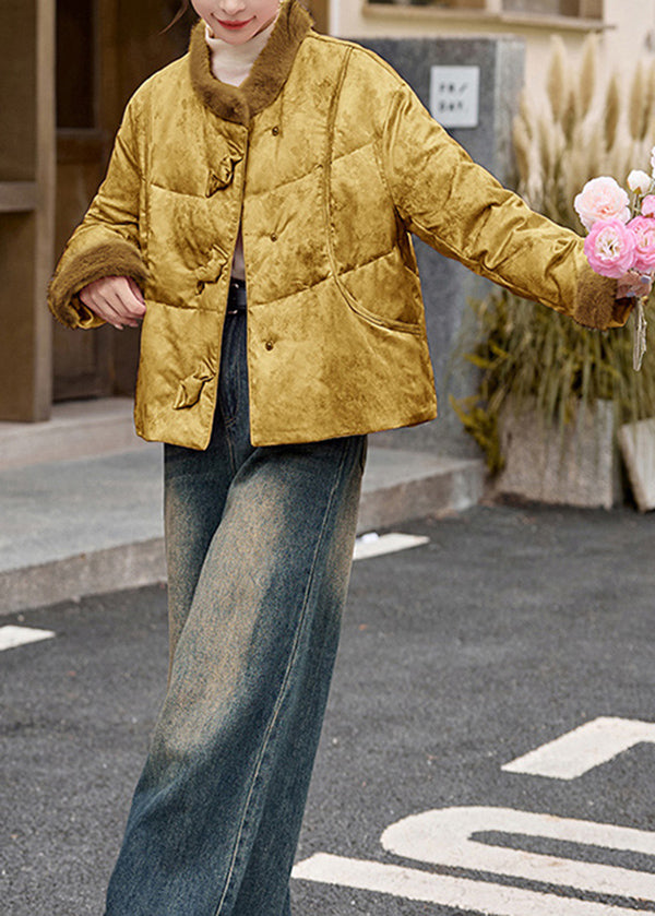 Gracefully Styled Coat for Any Occasion