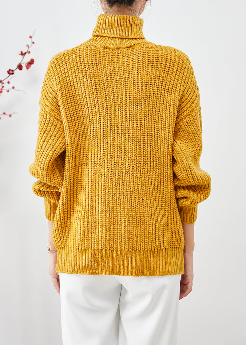 Well Tailored Sweater with a Graceful Silhouette