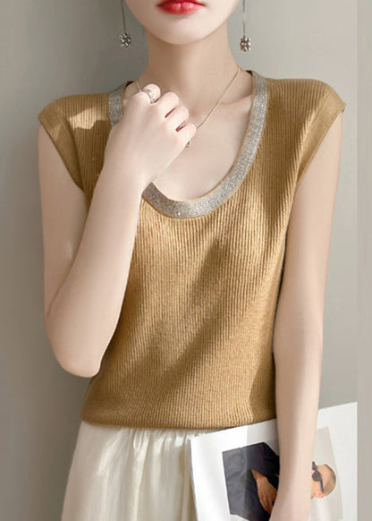 Sophisticated Garment with a Clean Classic Look