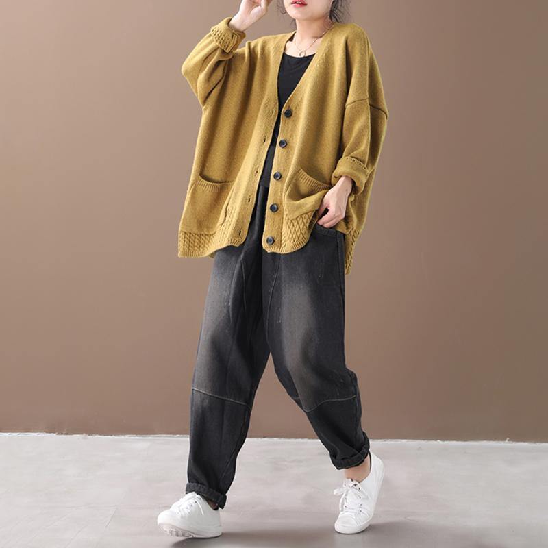 Effortlessly Elegant Cardigan with a Timeless Design