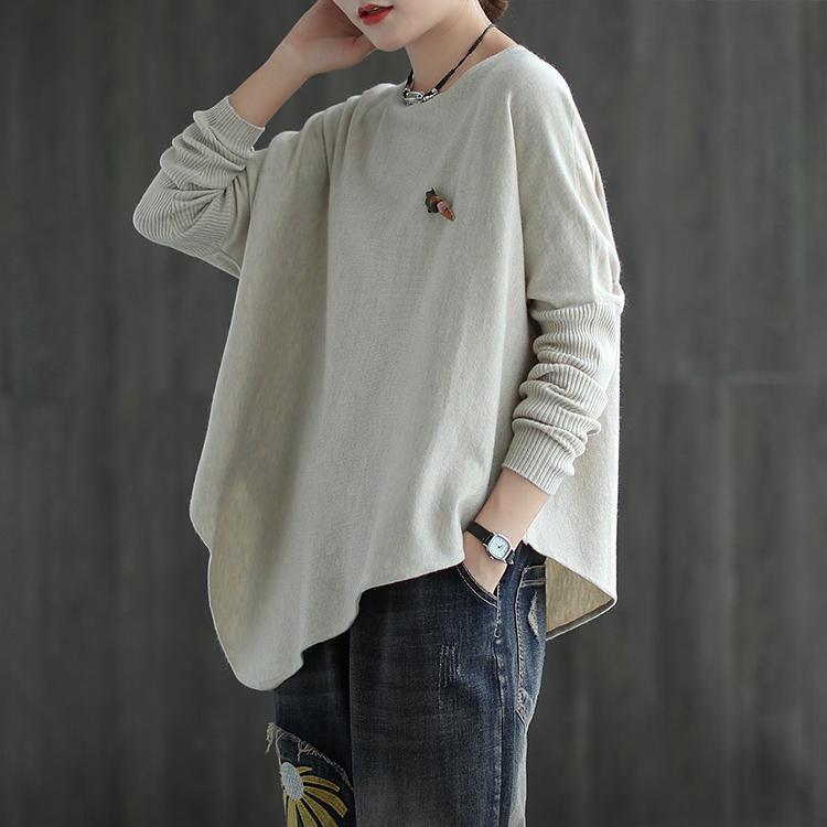 Effortlessly Elegant Sweater with a Timeless Design