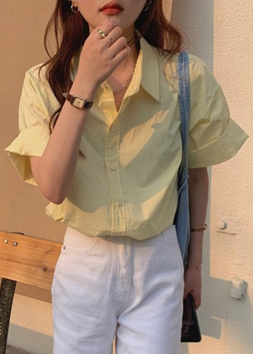 Classic Vintage Shirt with a Flattering Fit