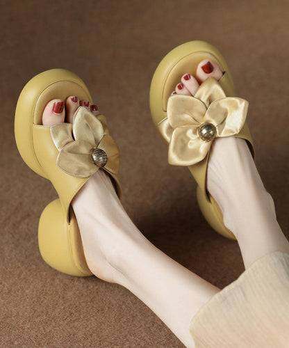 Graceful Orthopedic Sandals for Modern Look