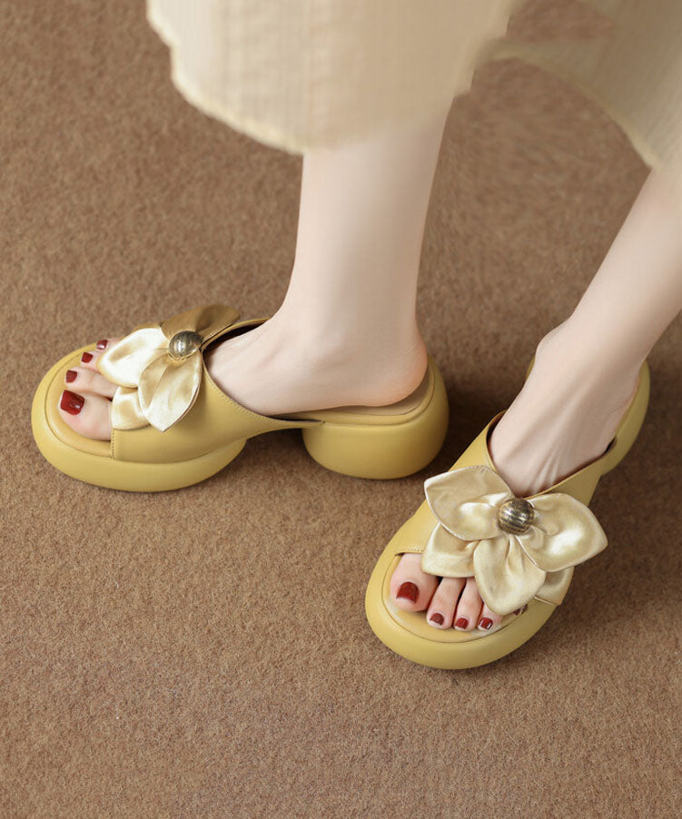 Graceful Orthopedic Sandals for Modern Look