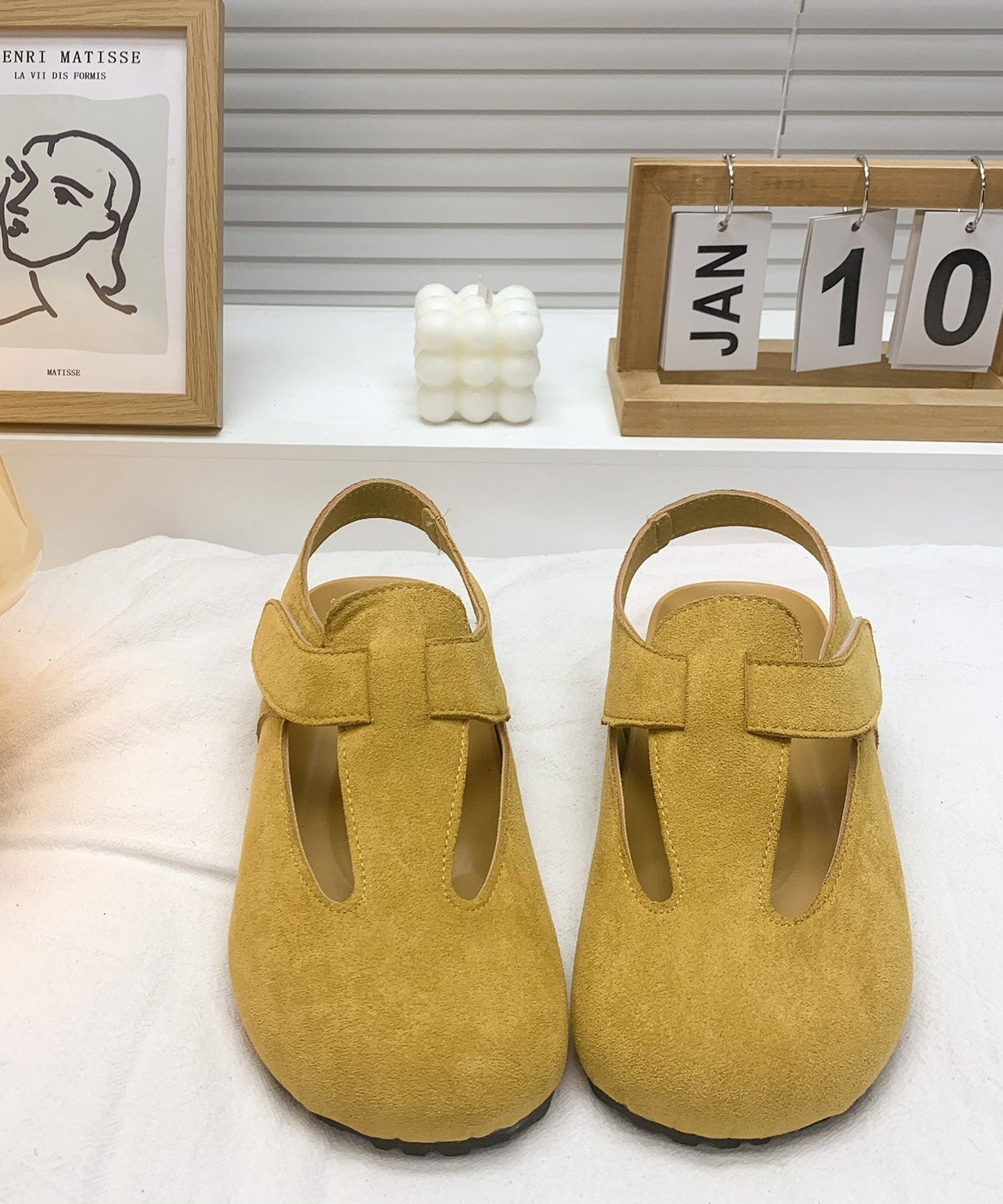 Graceful Orthopedic Flats for Modern Look