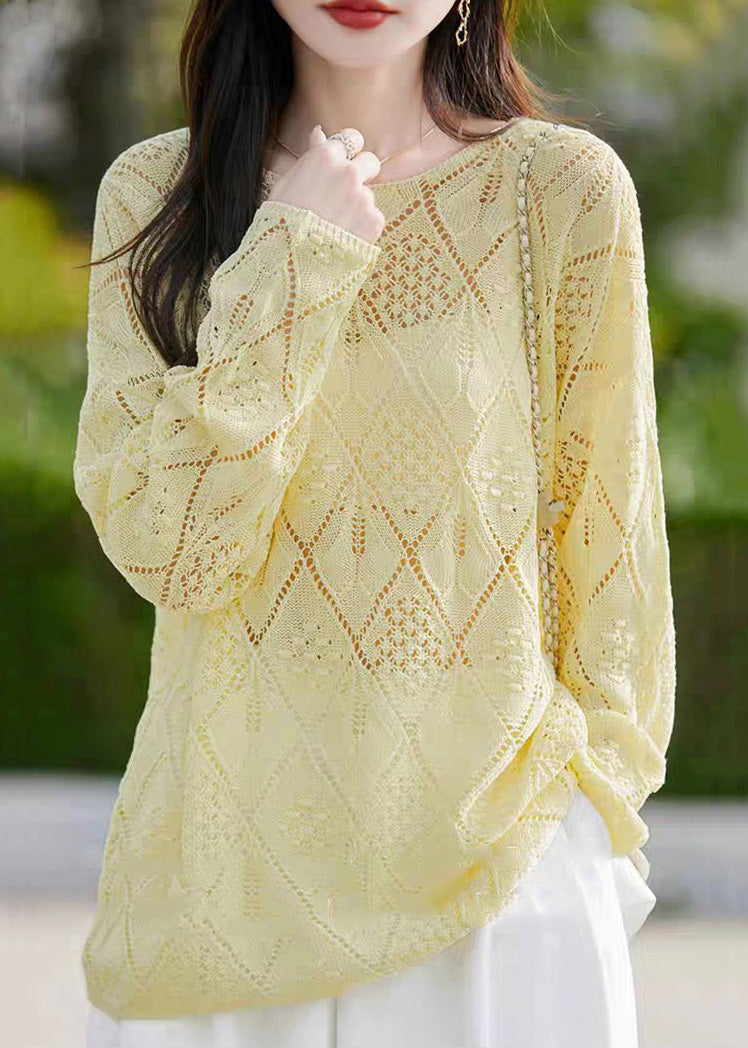 Well Tailored Sweater with a Graceful Silhouette