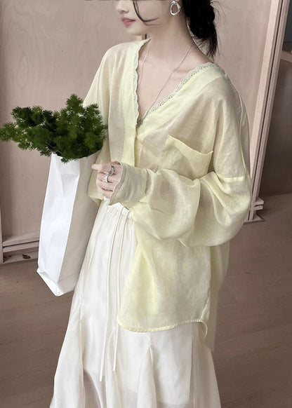 Well Tailored Blouse with a Graceful Silhouette