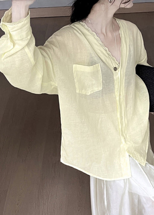 Well Tailored Blouse with a Graceful Silhouette