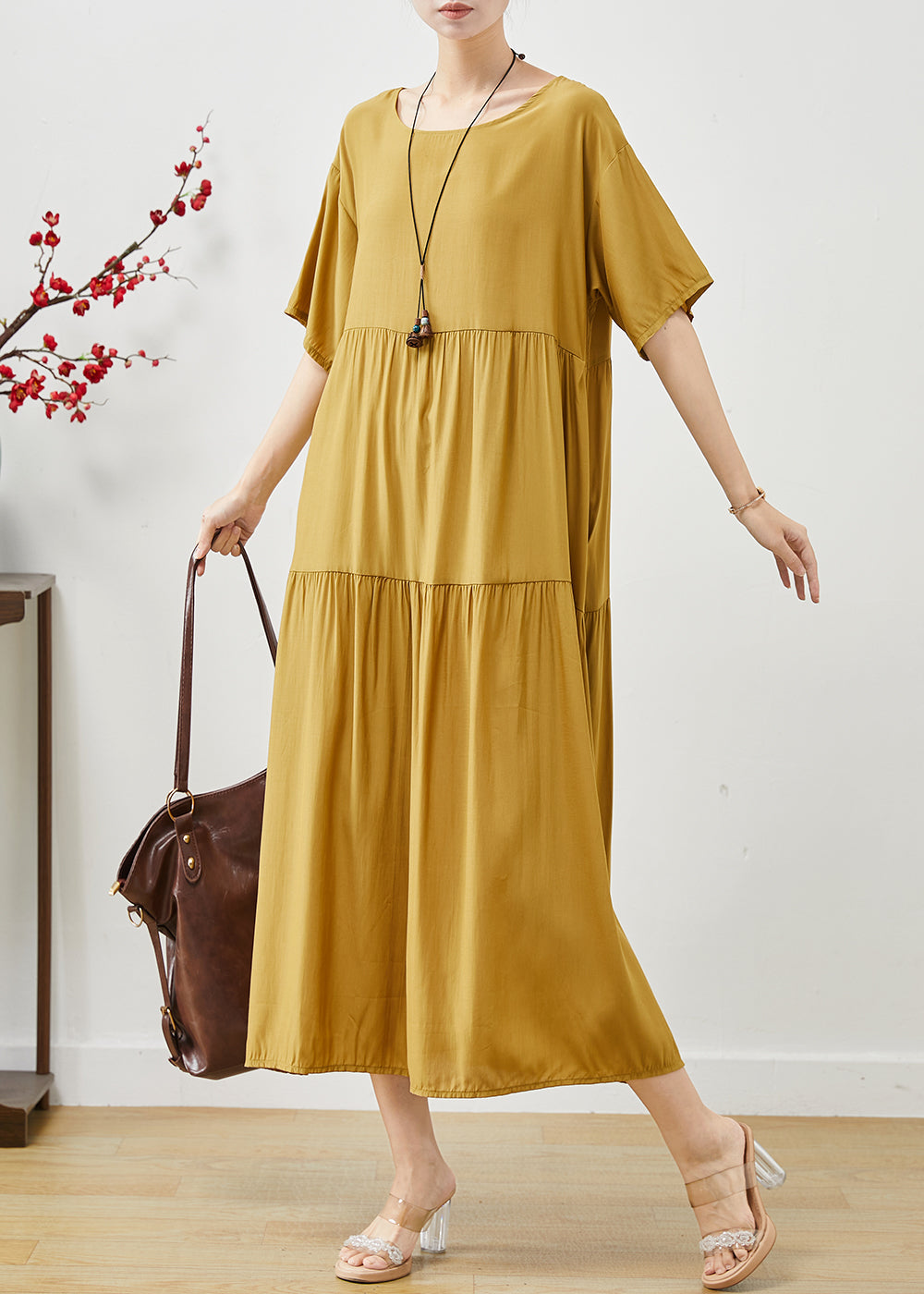 Well Tailored Dress with a Graceful Silhouette