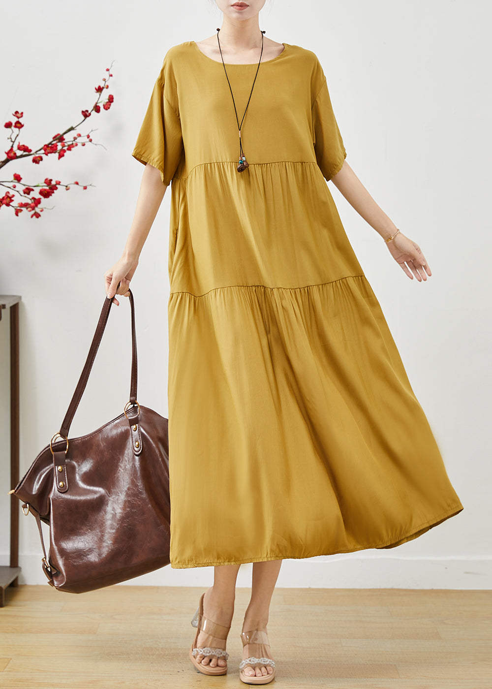 Well Tailored Dress with a Graceful Silhouette