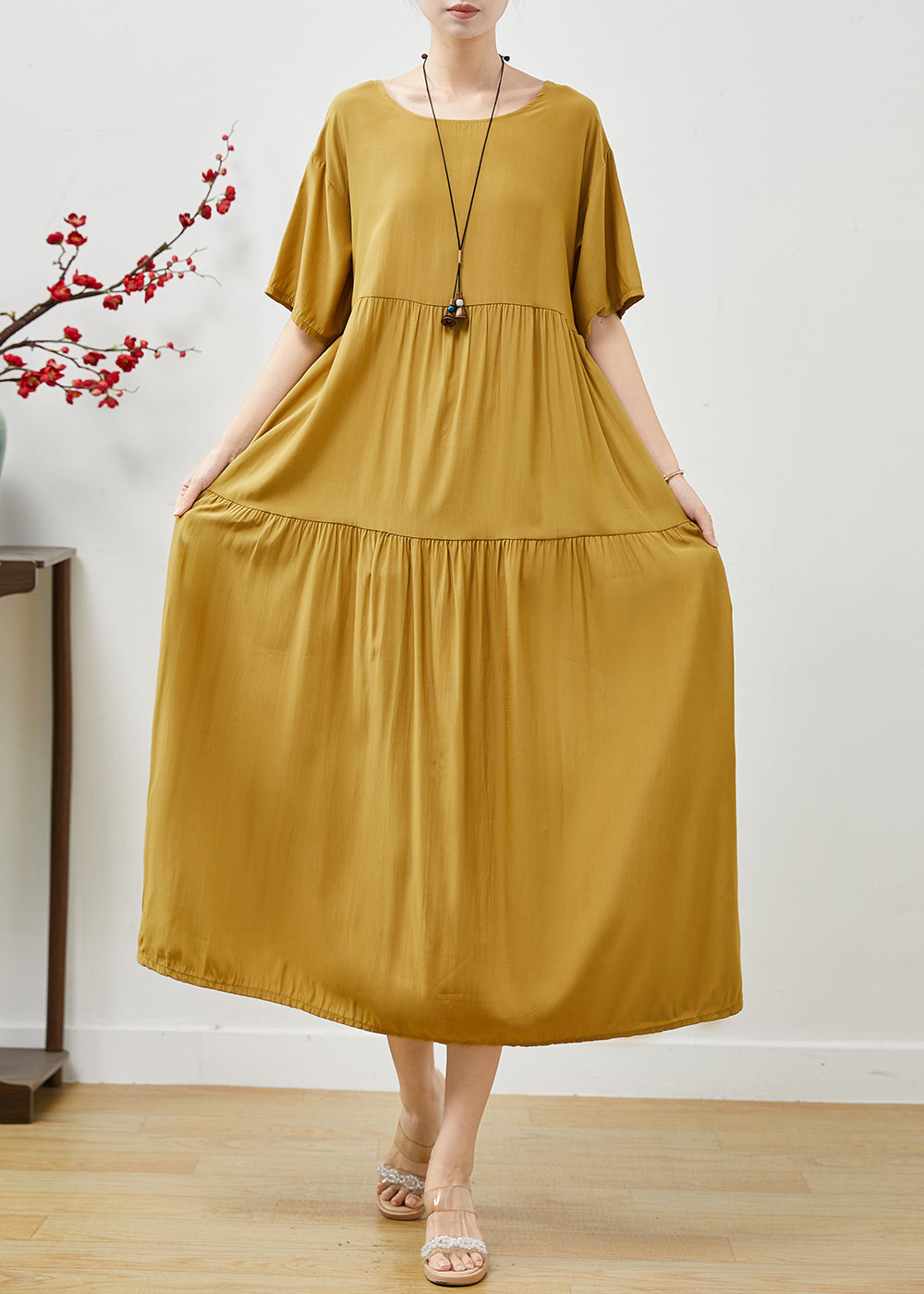 Well Tailored Dress with a Graceful Silhouette