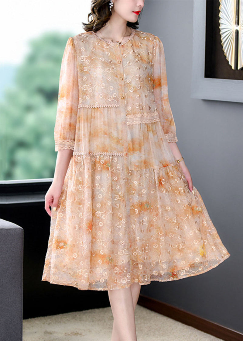 Well Tailored Dress with a Graceful Silhouette