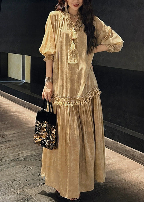Beautifully Finished Dress in a Timeless Design