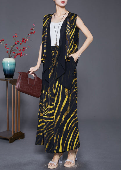 Effortlessly Elegant Pants with a Timeless Design