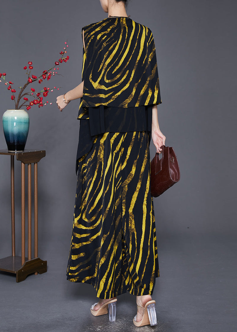 Effortlessly Elegant Pants with a Timeless Design