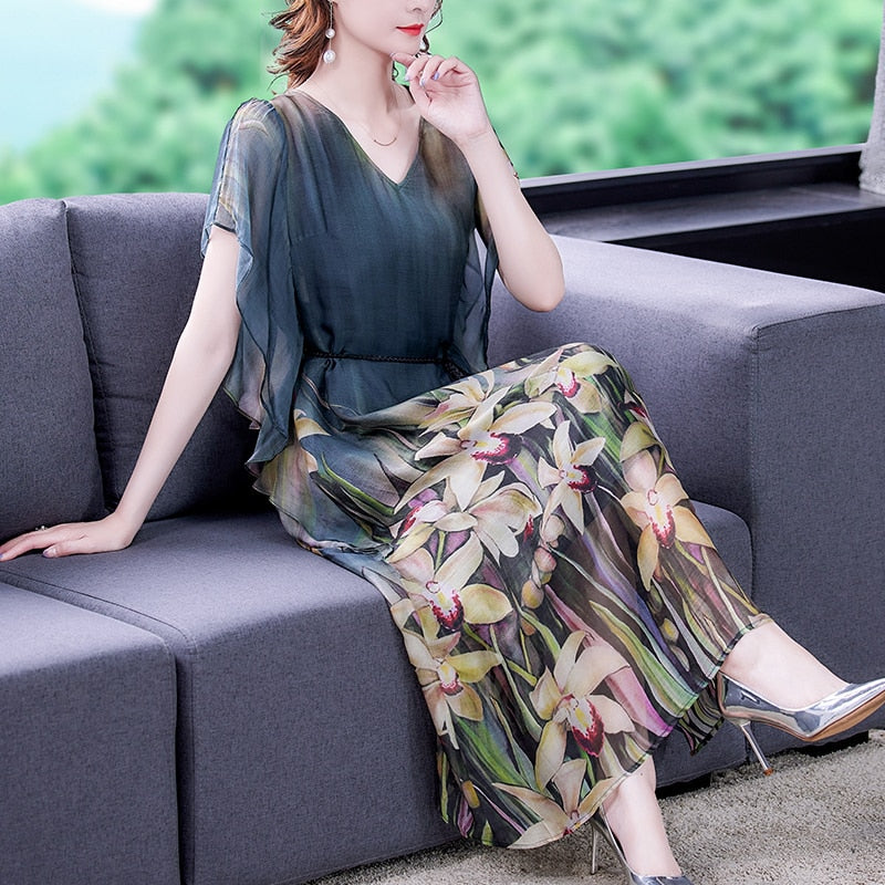 Classic Vintage Dress with a Flattering Fit