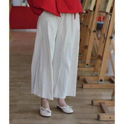 Sophisticated Trousers with a Clean Classic Look