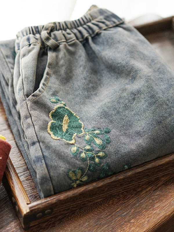Classic Vintage Pants with a Flattering Fit