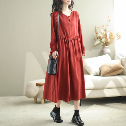 Beautifully Finished Dress in a Timeless Design