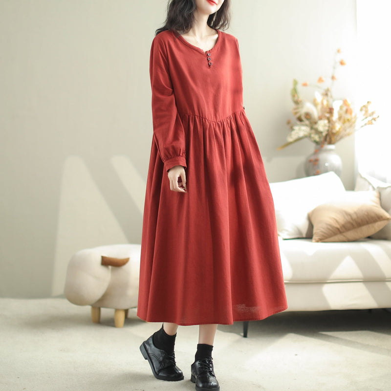 Beautifully Finished Dress in a Timeless Design