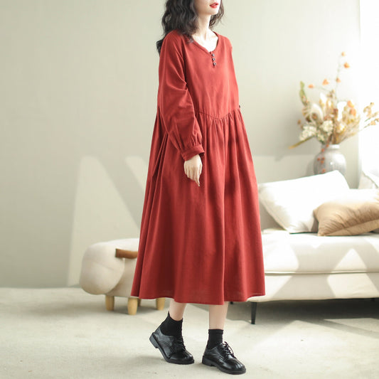 Beautifully Finished Dress in a Timeless Design