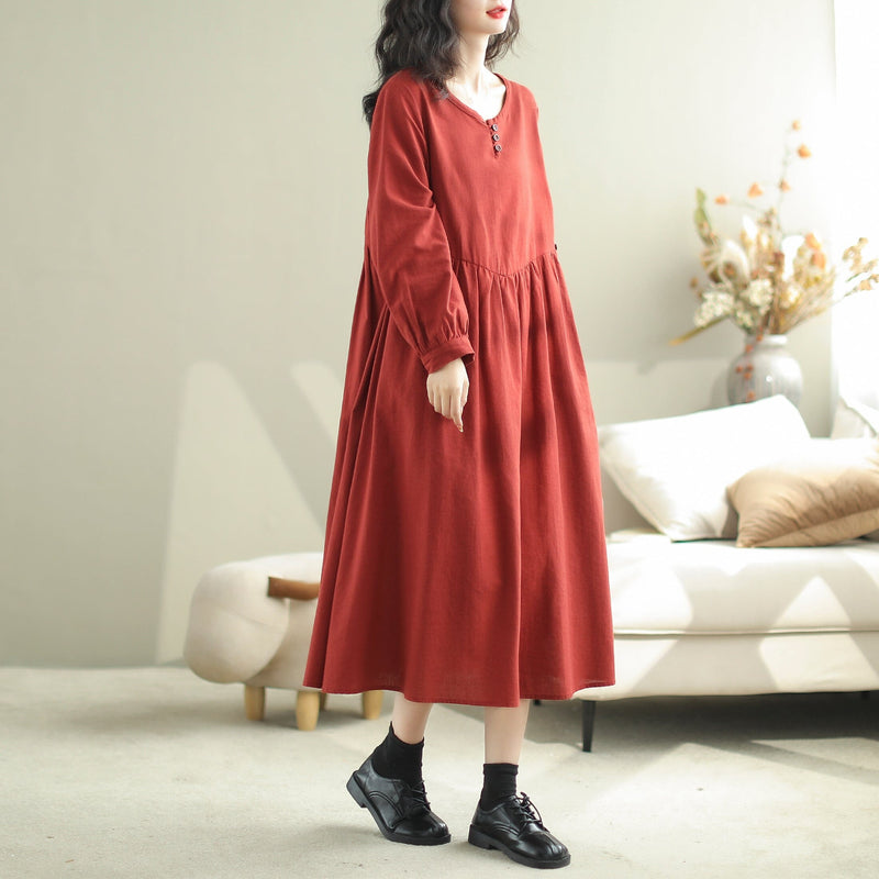Beautifully Finished Dress in a Timeless Design