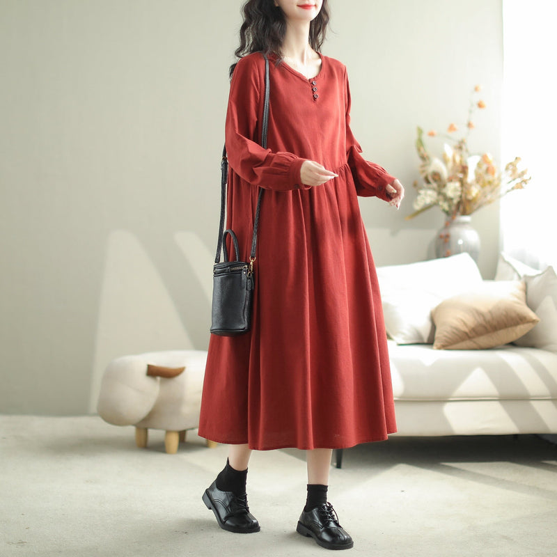 Beautifully Finished Dress in a Timeless Design