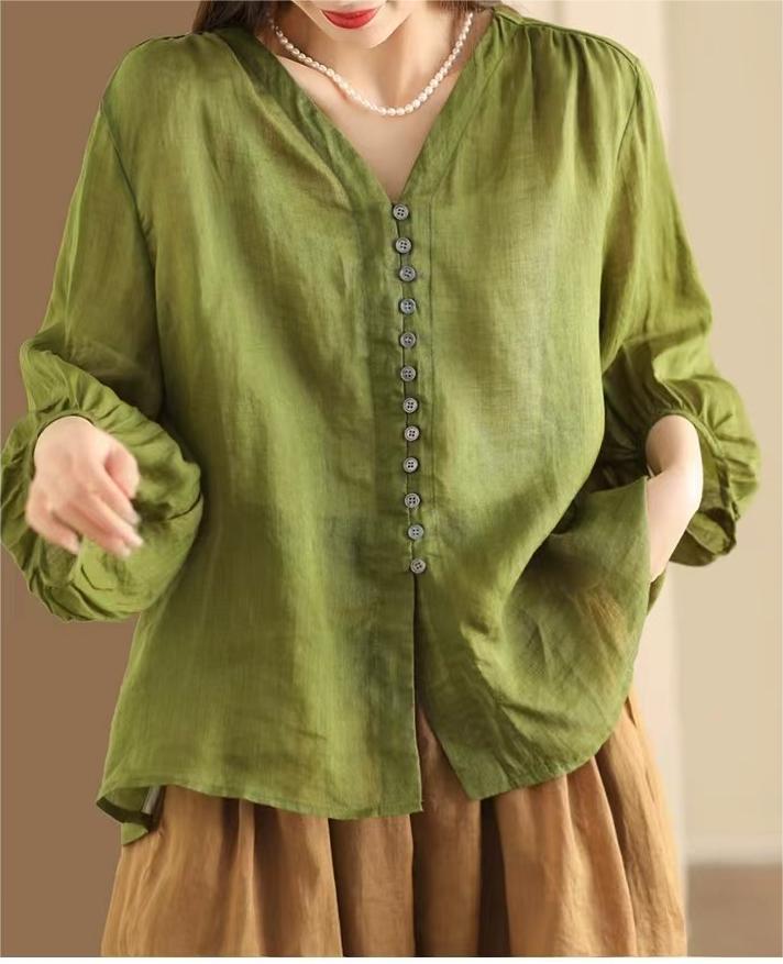 Polished Blouse with an Effortless Classic Look
