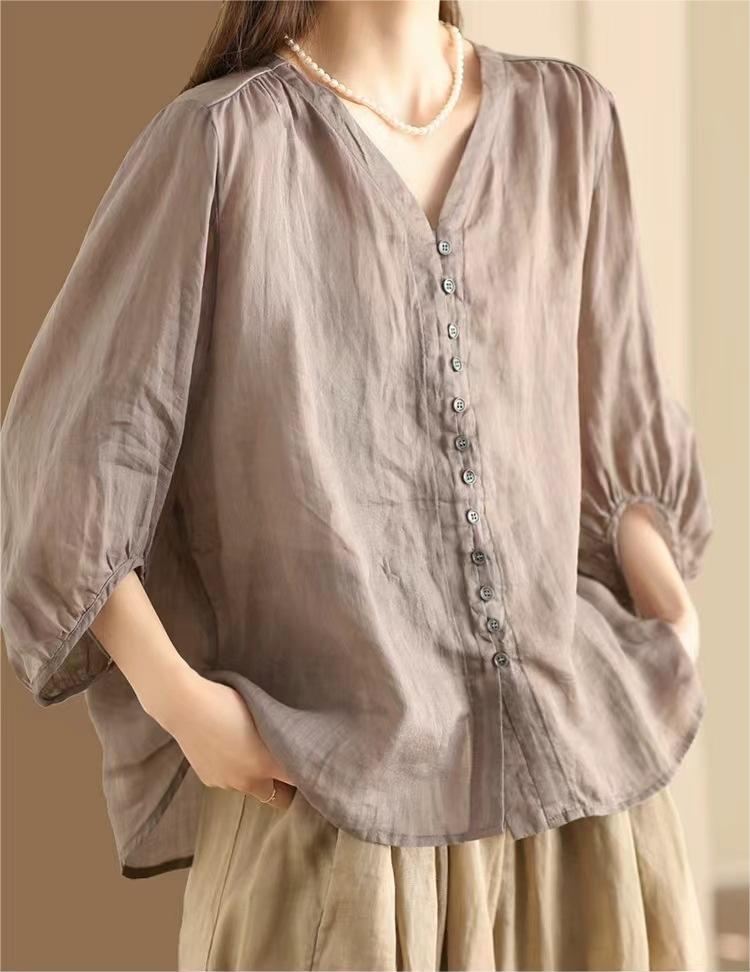 Polished Blouse with an Effortless Classic Look