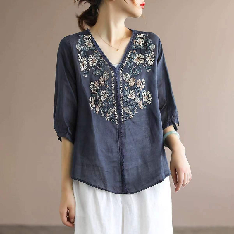 Beautifully Crafted Blouse in a Classic Style