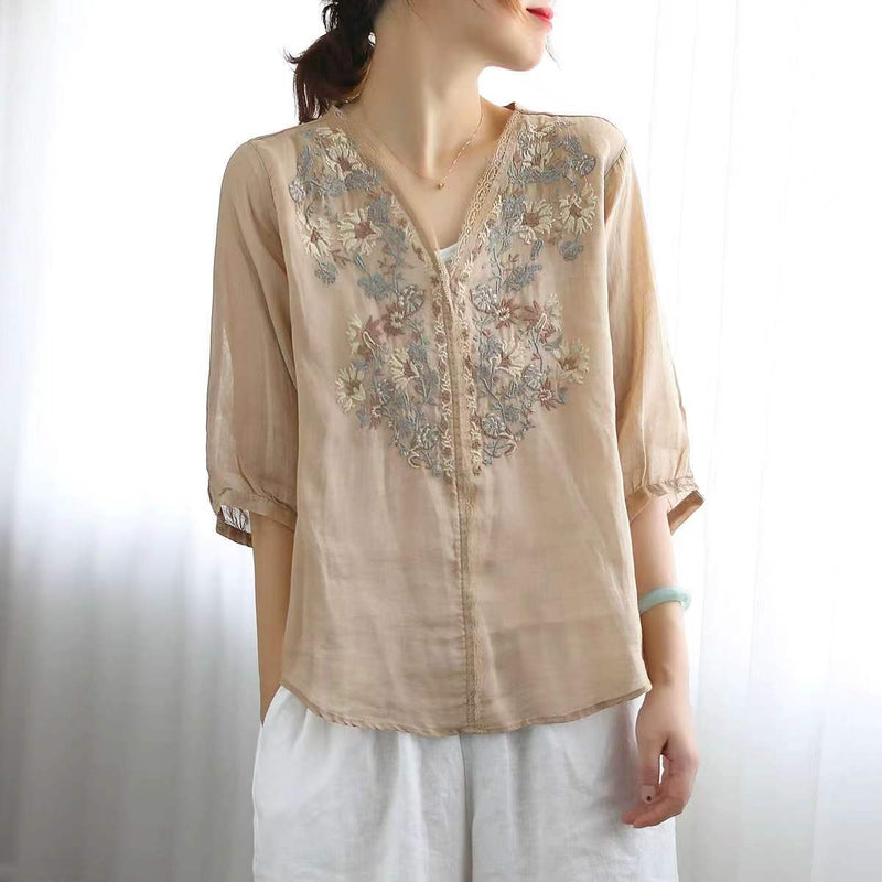 Beautifully Crafted Blouse in a Classic Style