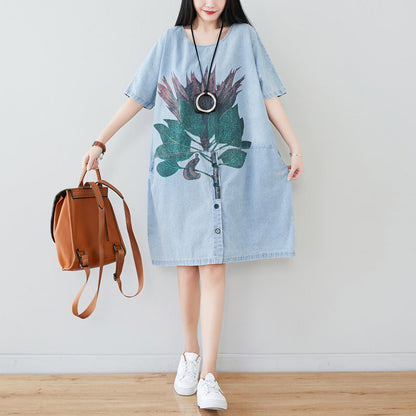 Classic Vintage Dress with a Flattering Fit