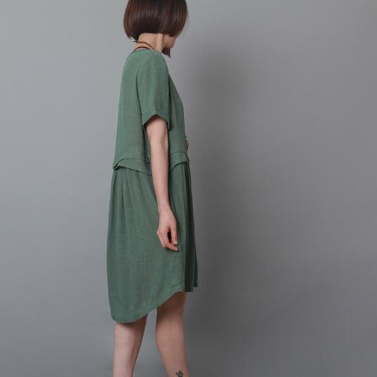 Classic Vintage Dress with a Flattering Fit