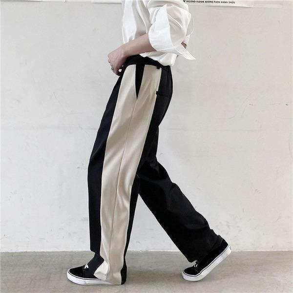 Effortlessly Elegant Pants with a Timeless Design
