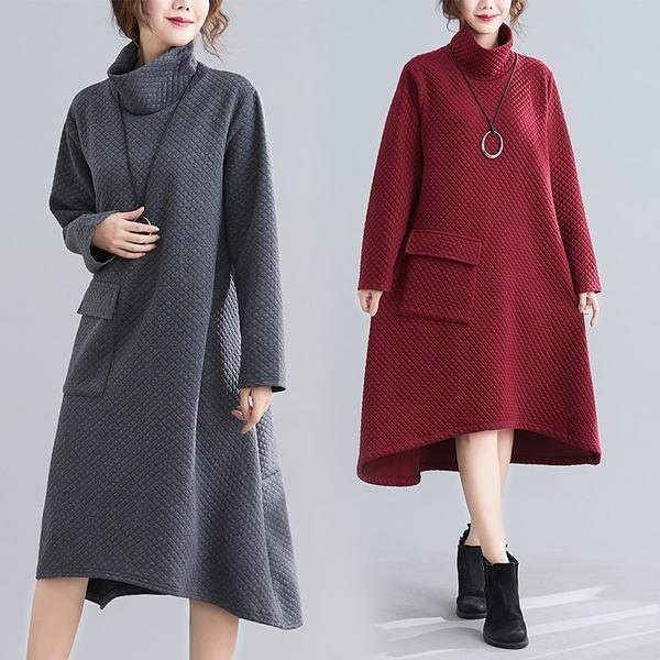 Classic Vintage Dress with a Flattering Fit