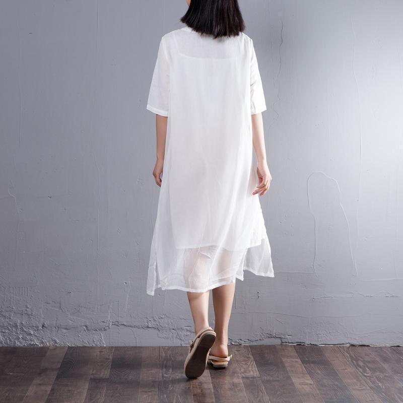 Beautifully Finished Dress in a Timeless Design