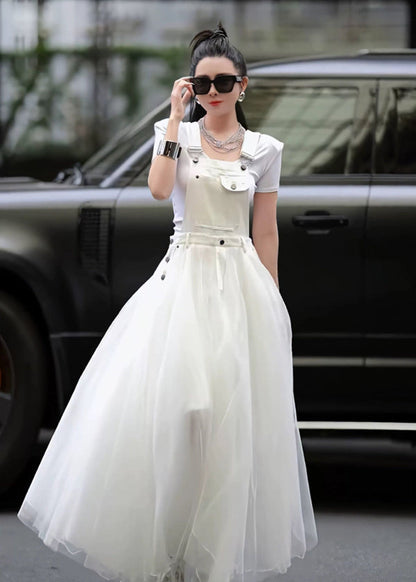 Well Tailored Dress with a Graceful Silhouette