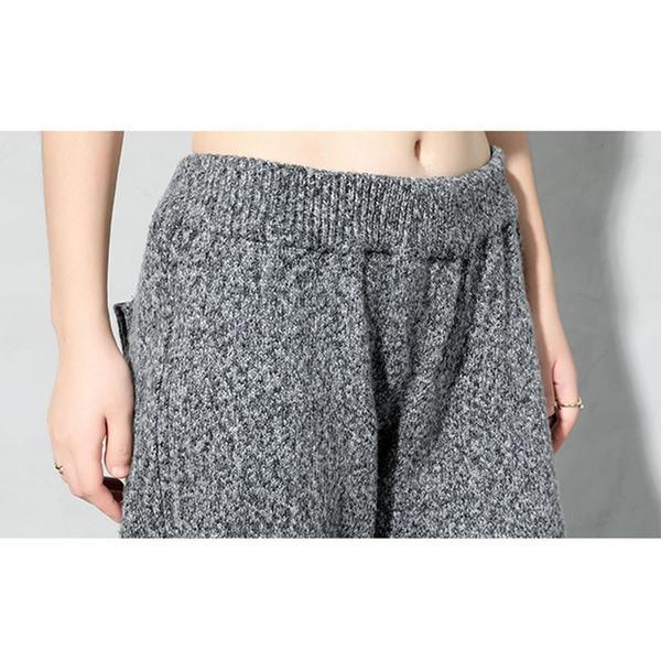 Well Tailored Pants with a Graceful Silhouette