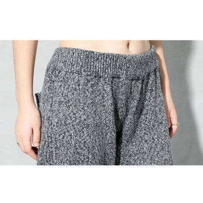 Well Tailored Pants with a Graceful Silhouette