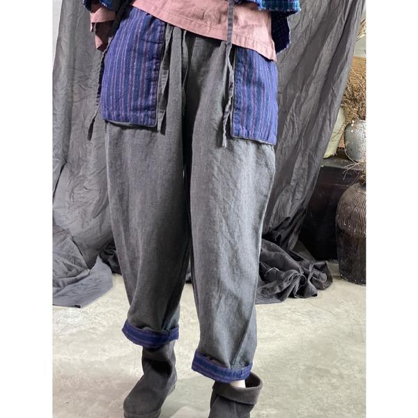 Effortlessly Elegant Trousers with a Timeless Design