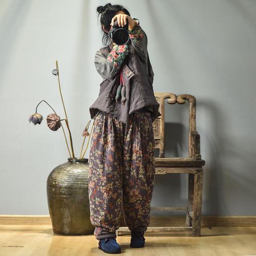 Elegantly Styled Trousers for Everyday Wear