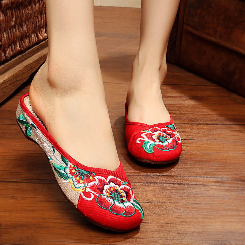 Chic Orthopedic Sandals with Unique Design