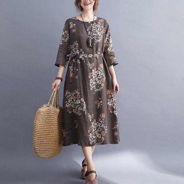 Gracefully Styled Dress for Any Occasion