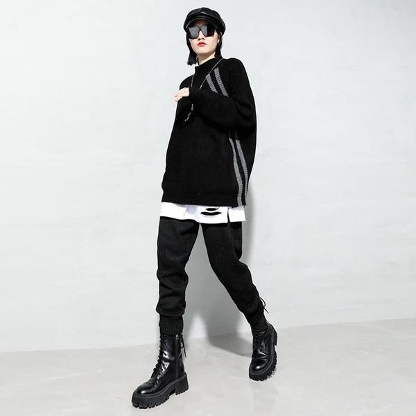 Well Tailored Pants with a Graceful Silhouette