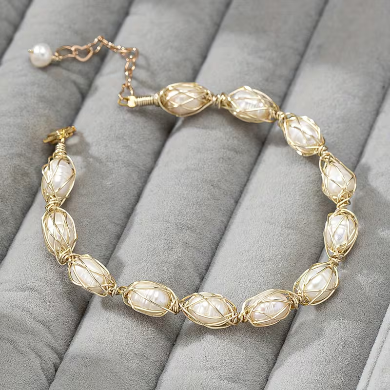 Wire Pearl Braelet